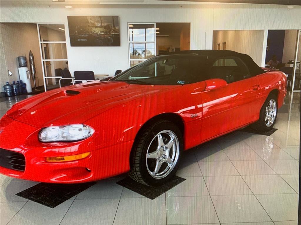 Used 1999 Chevrolet Camaro Z28 w/ SS Performance/Appearance Pkg RWD image 10
