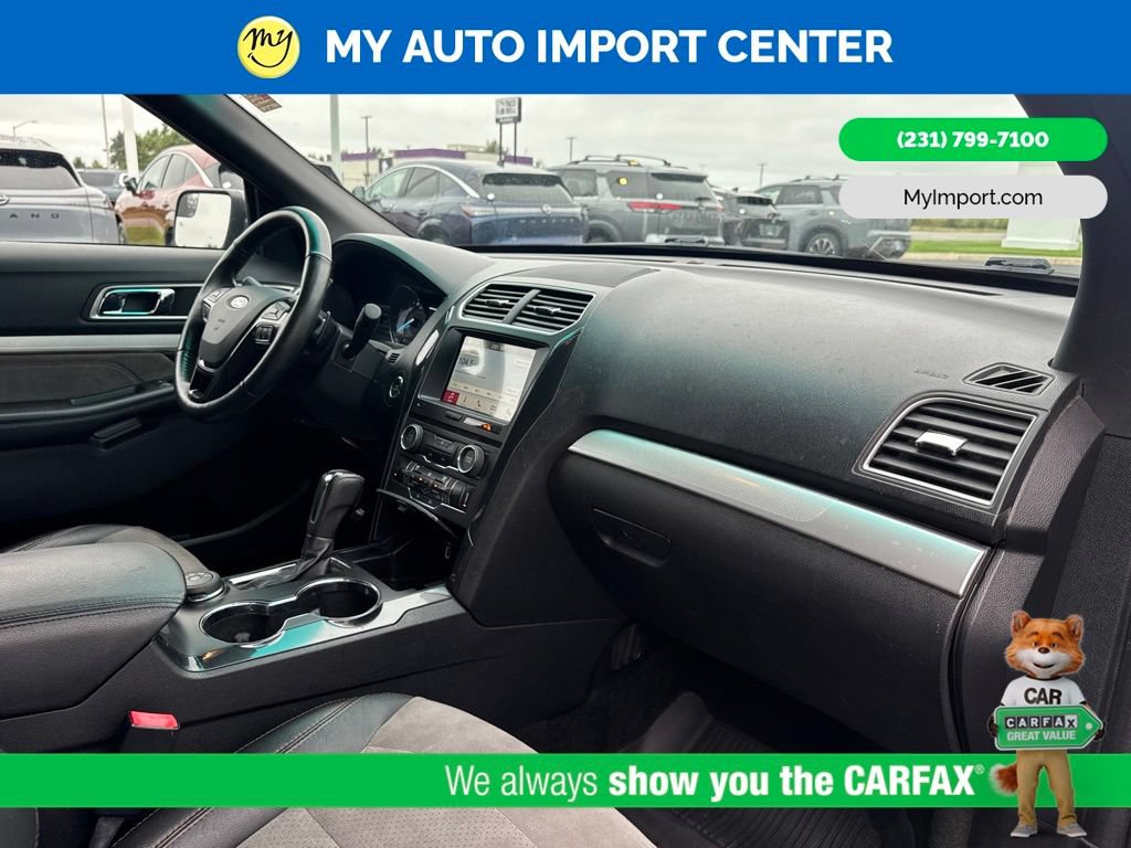 Used 2017 Ford Explorer XLT w/ Equipment Group 202A AWD/4WD image 29