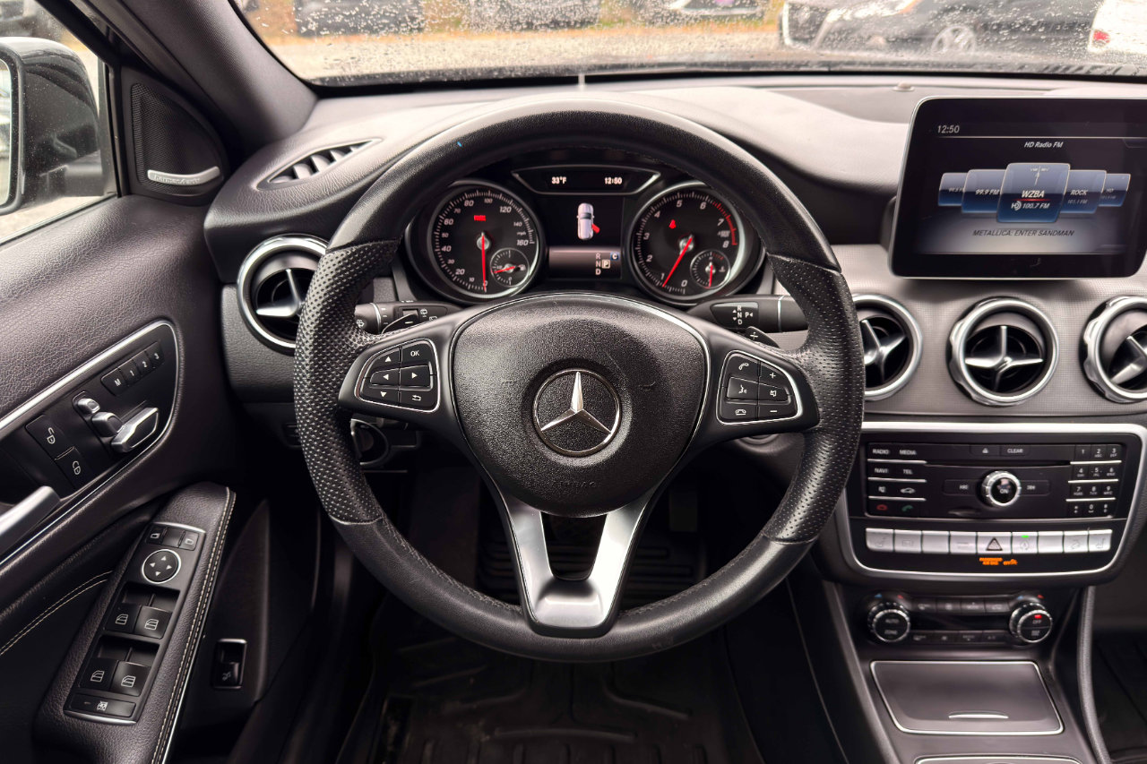 Used 2020 Mercedes-Benz GLA 250 4MATIC w/ Premium Package image 13