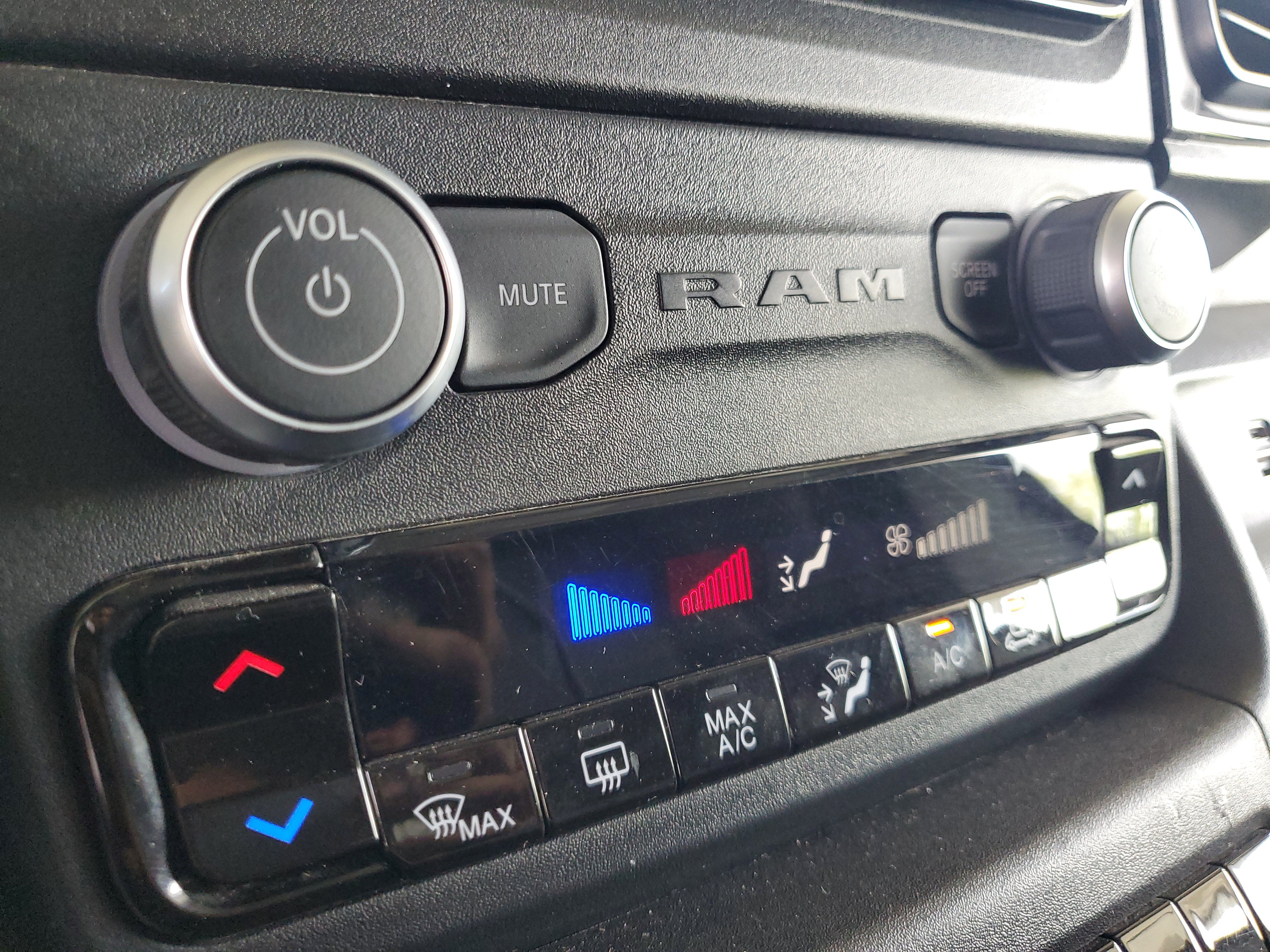 Used 2025 RAM ProMaster 2500 w/ Convenience Group FWD image 27