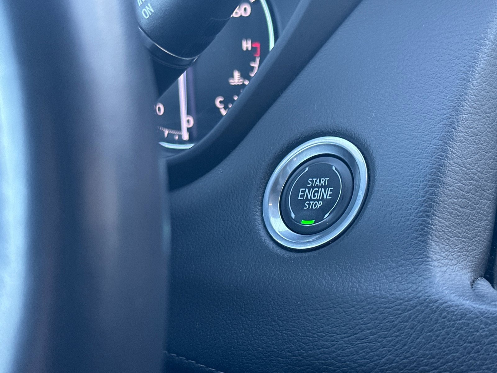 Used 2023 Cadillac XT4 Premium Luxury image 22