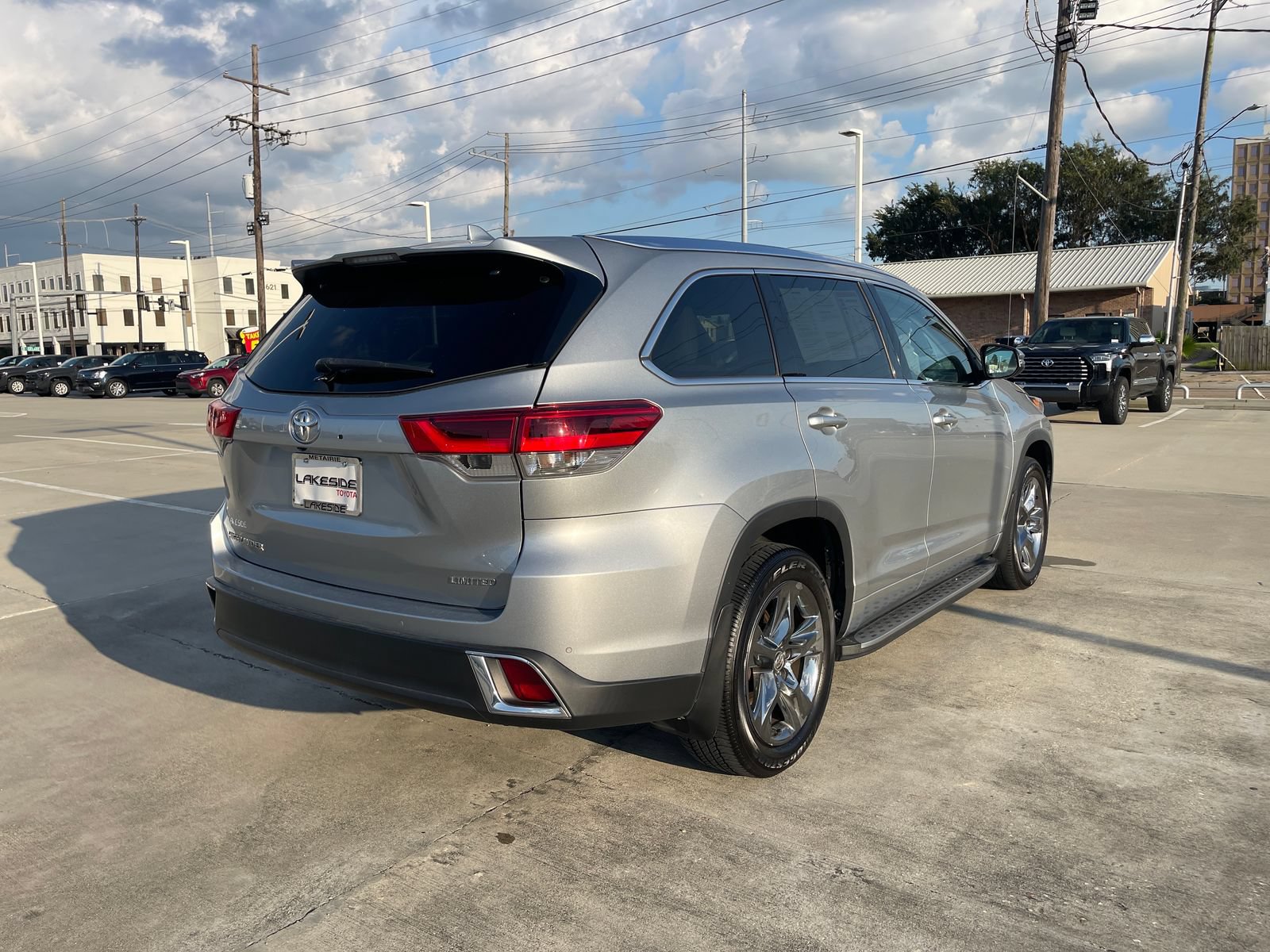 Used 2019 Toyota Highlander Limited Platinum FWD image 5
