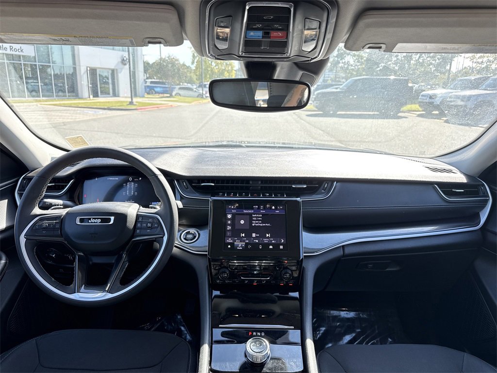 Used 2023 Jeep Grand Cherokee Laredo w/ Luxury Tech Group I image 20