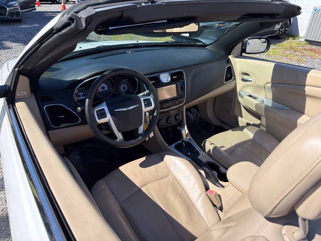 Used 2013 Chrysler 200 Limited FWD image 20