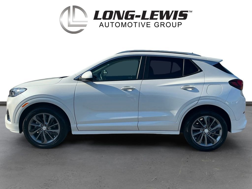 Used 2021 Buick Encore GX Select w/ Sport Touring Package FWD image 2