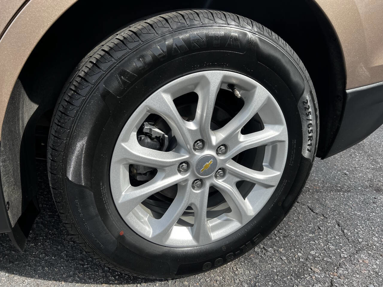Used 2019 Chevrolet Equinox LT FWD image 10