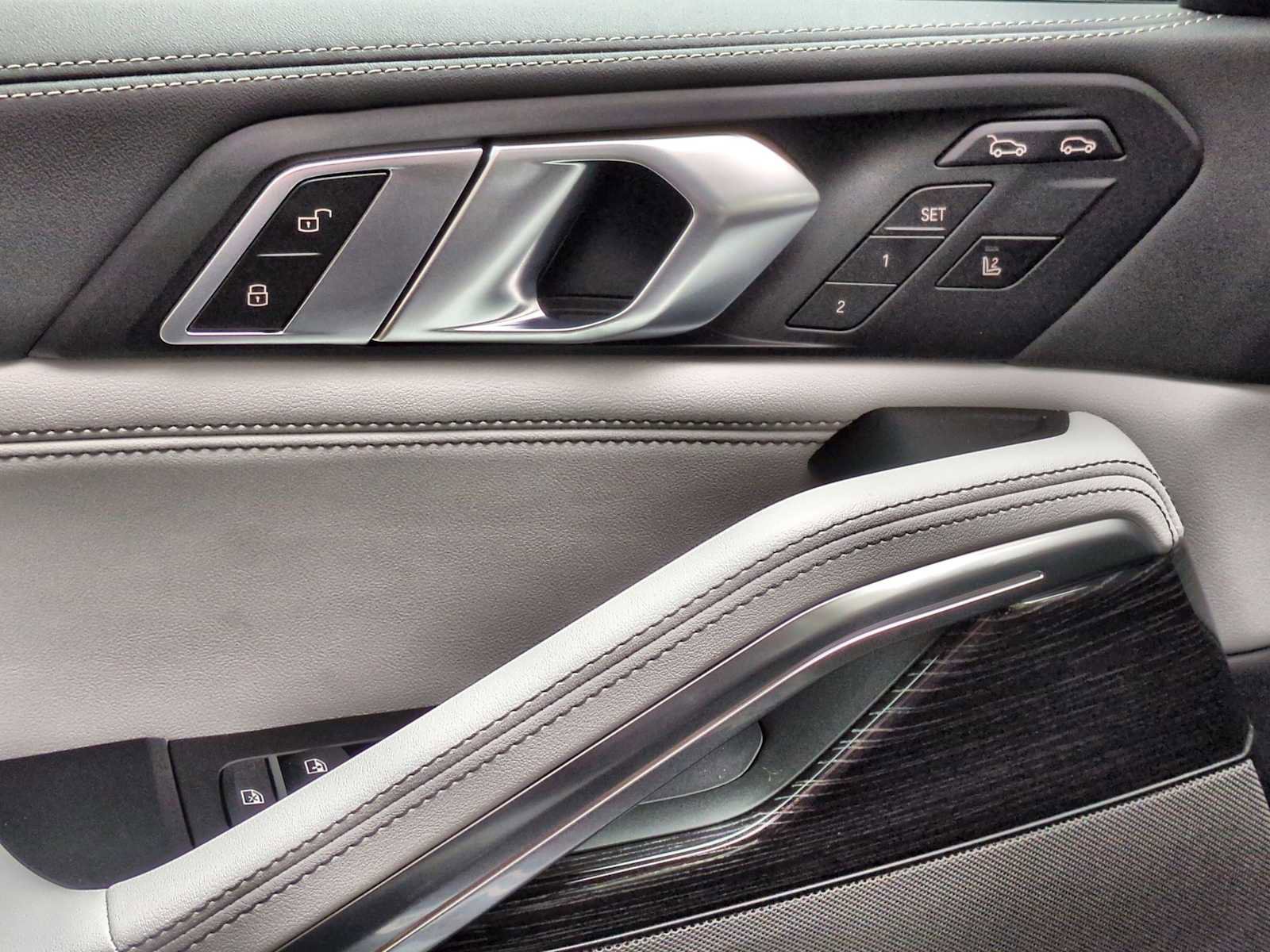 New 2026 BMW X6 xDrive40i w/ Climate Comfort Package image 39