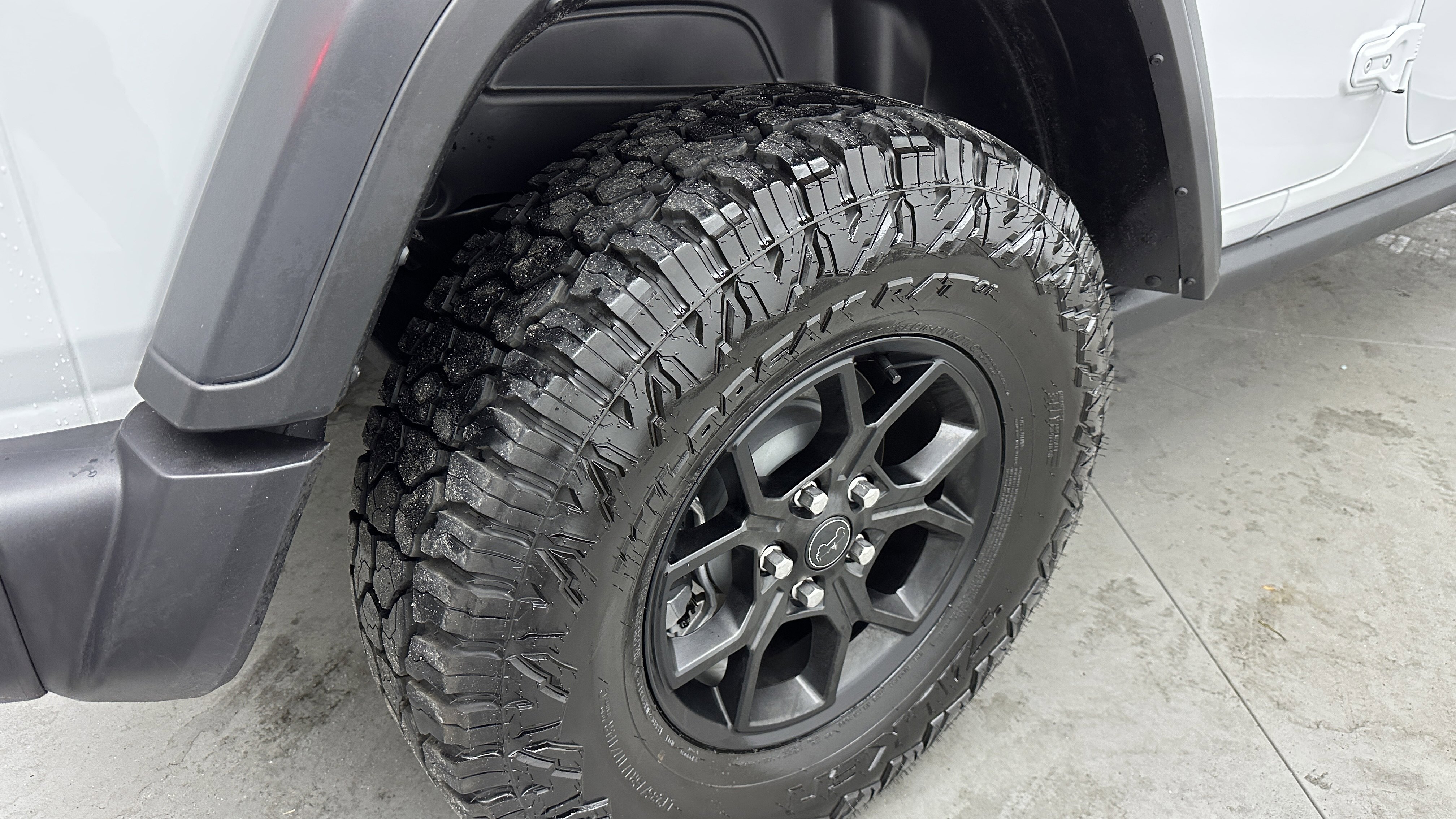 Used 2025 Jeep Wrangler Willys image 27