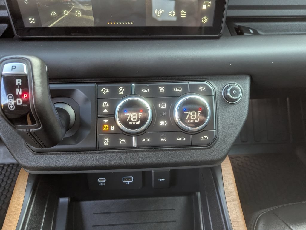 Used 2020 Land Rover Defender 110 X AWD/4WD image 25