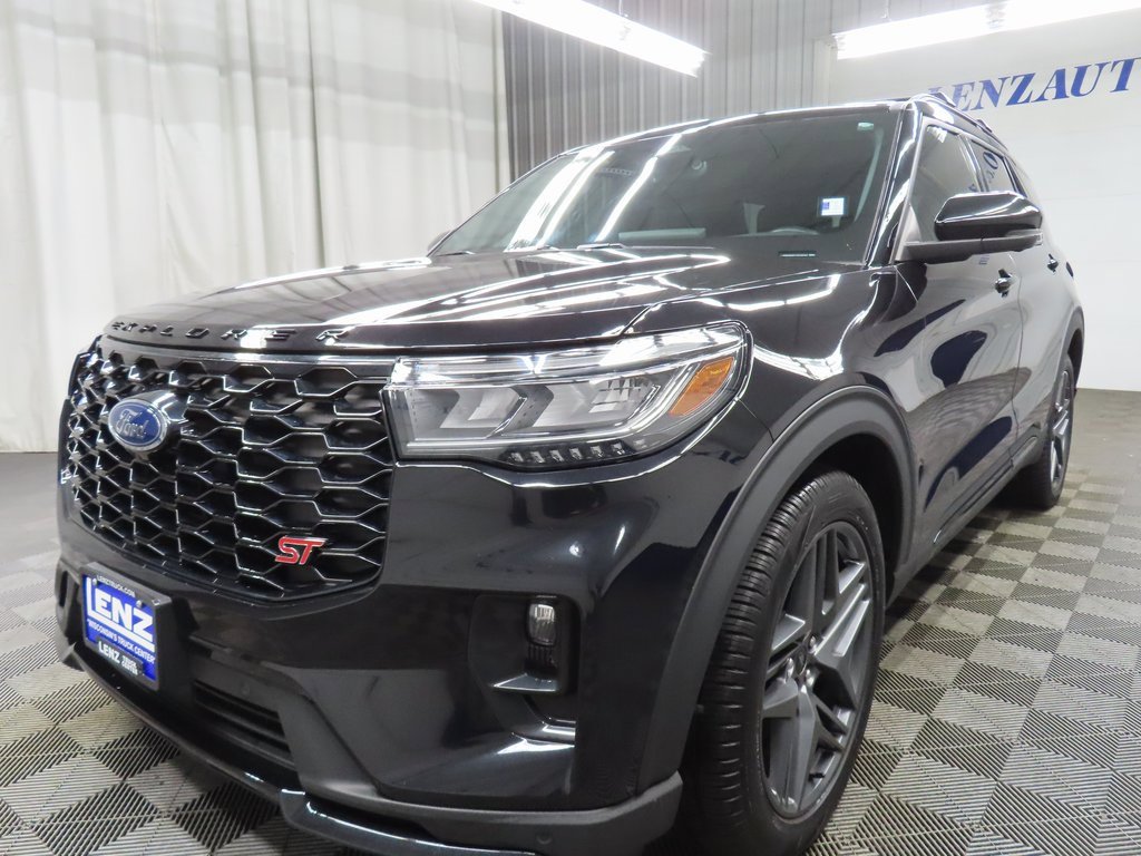 Used 2025 Ford Explorer ST image 6