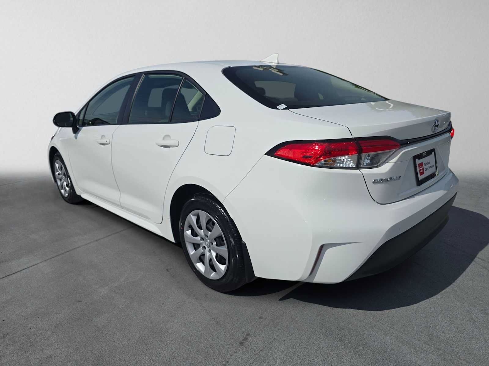 Used 2026 Toyota Corolla LE FWD image 5