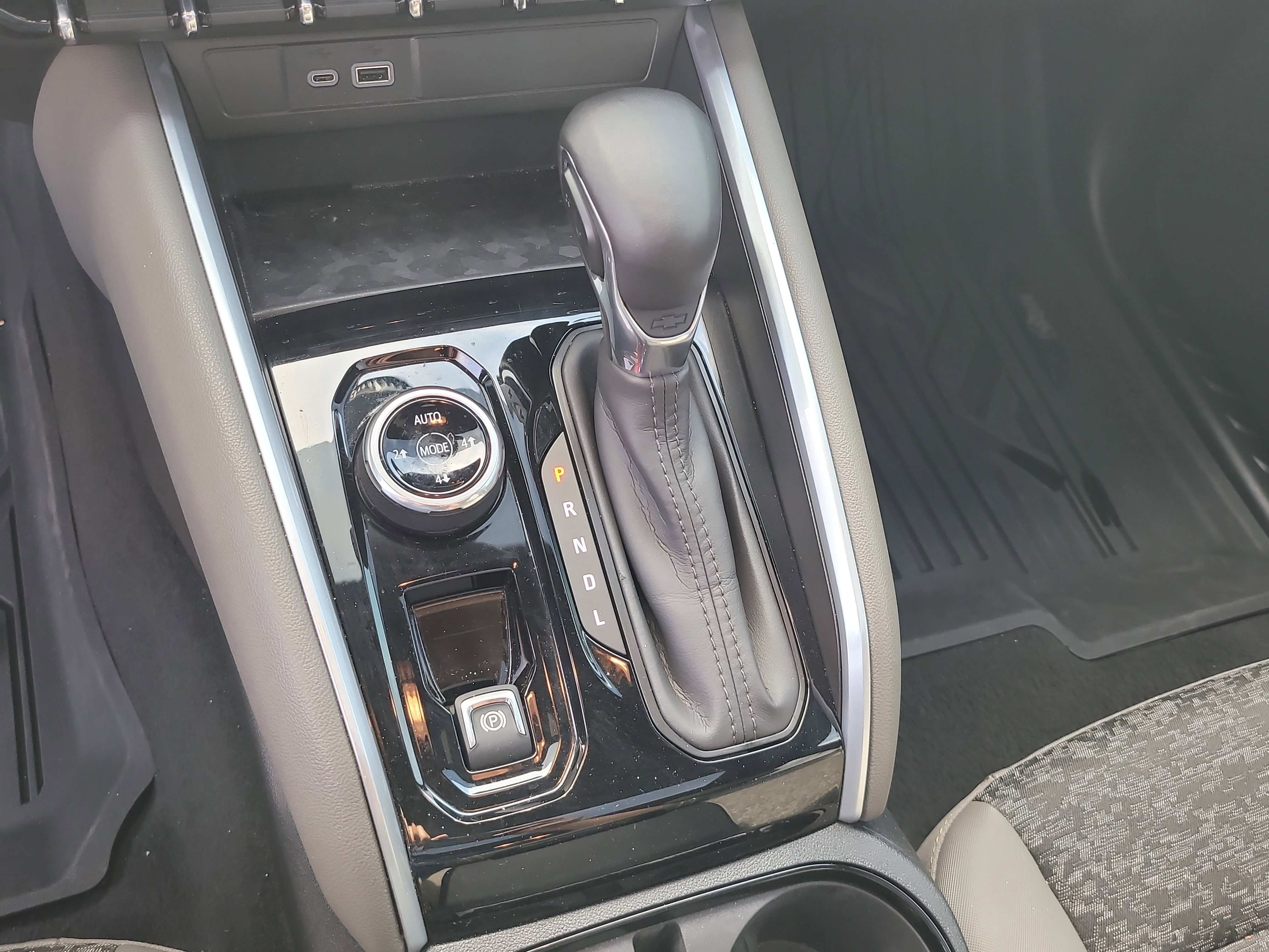 Used 2024 Chevrolet Colorado ZR2 w/ ZR2 Bison Edition image 28