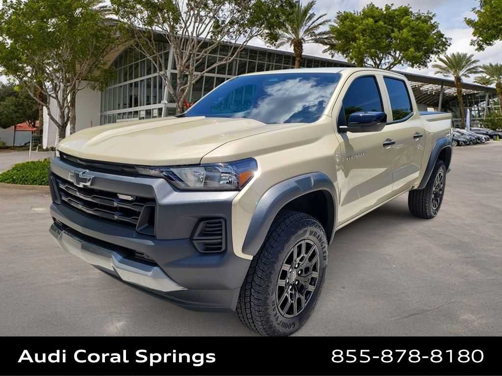 Used 2024 Chevrolet Colorado Trail Boss w/ Advanced Trailering Package AWD/4WD image 1