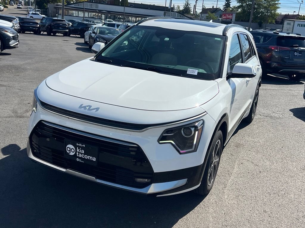 Certified 2024 Kia Niro FWD image 3
