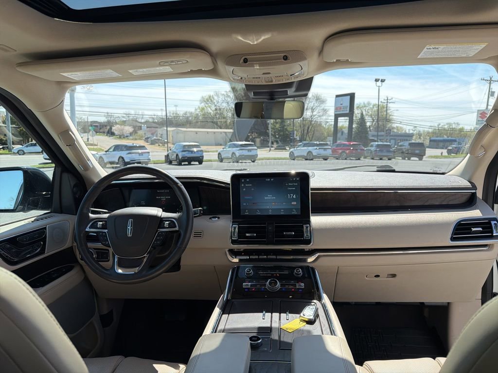 Certified 2021 Lincoln Navigator Reserve w/ Luxury Package image 23