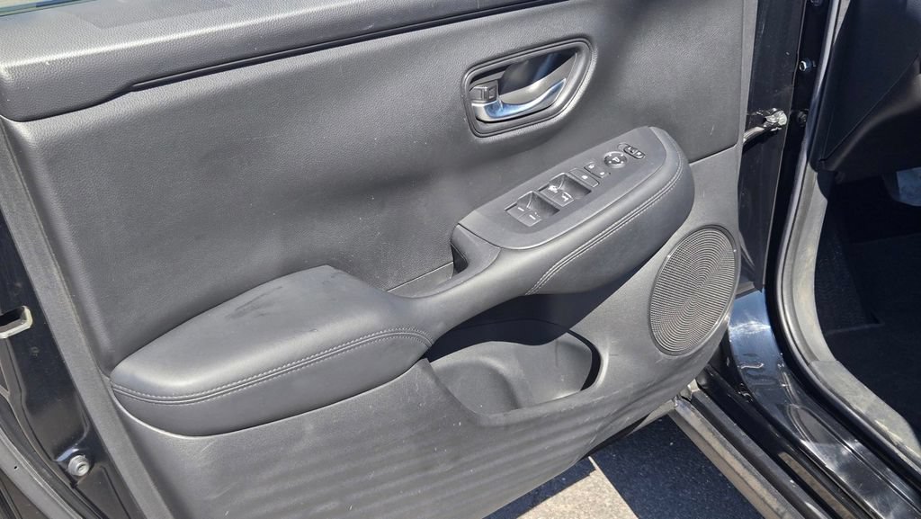 Used 2025 Honda HR-V LX image 15