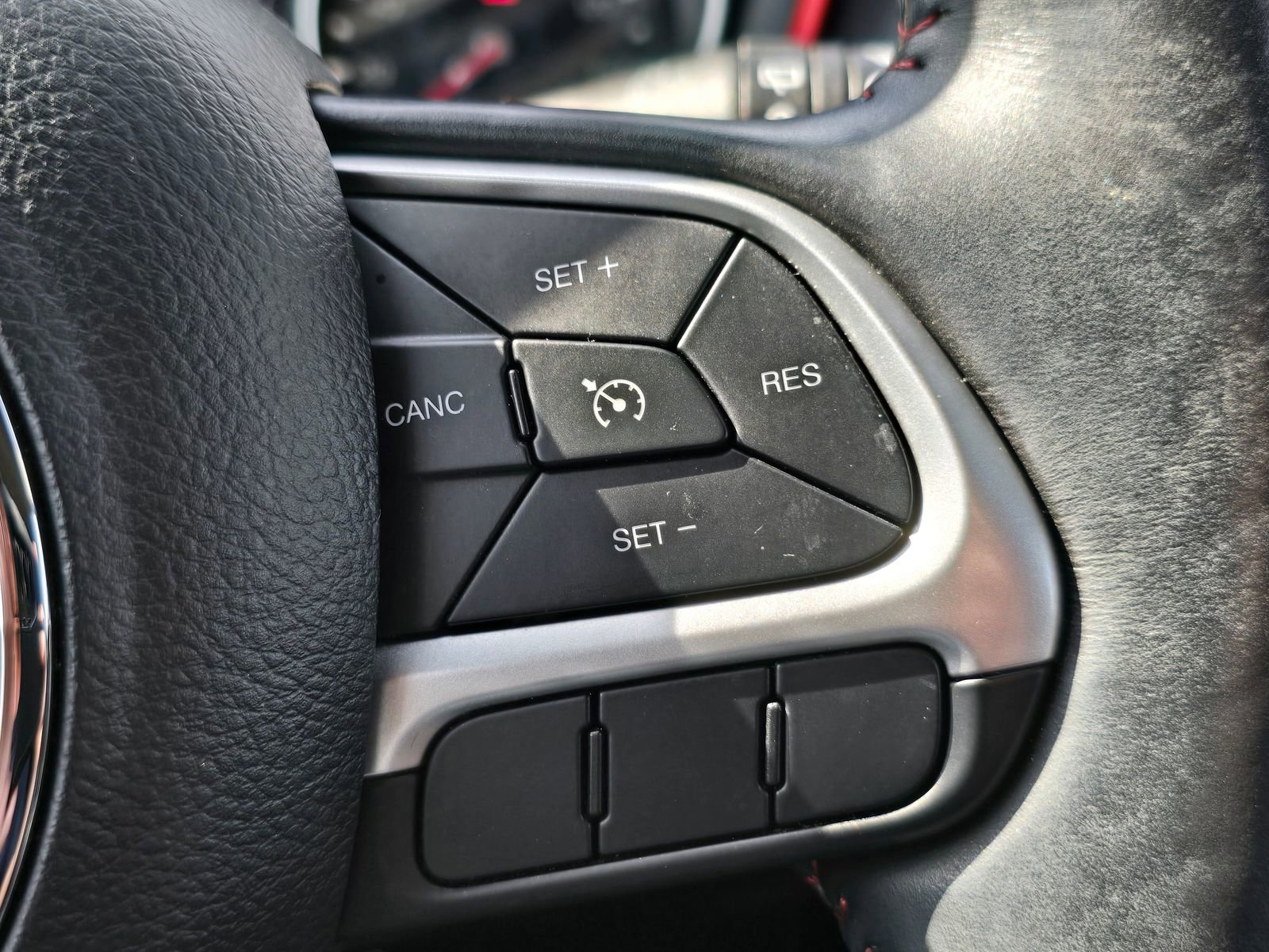 Used 2017 Jeep Compass Trailhawk w/ Leather Interior Group AWD/4WD image 29