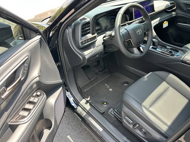 Used 2026 Toyota Crown Signia AWD/4WD image 9