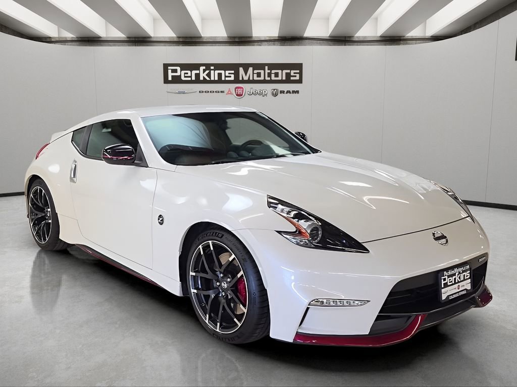 Used 2016 Nissan 370Z NISMO RWD image 8