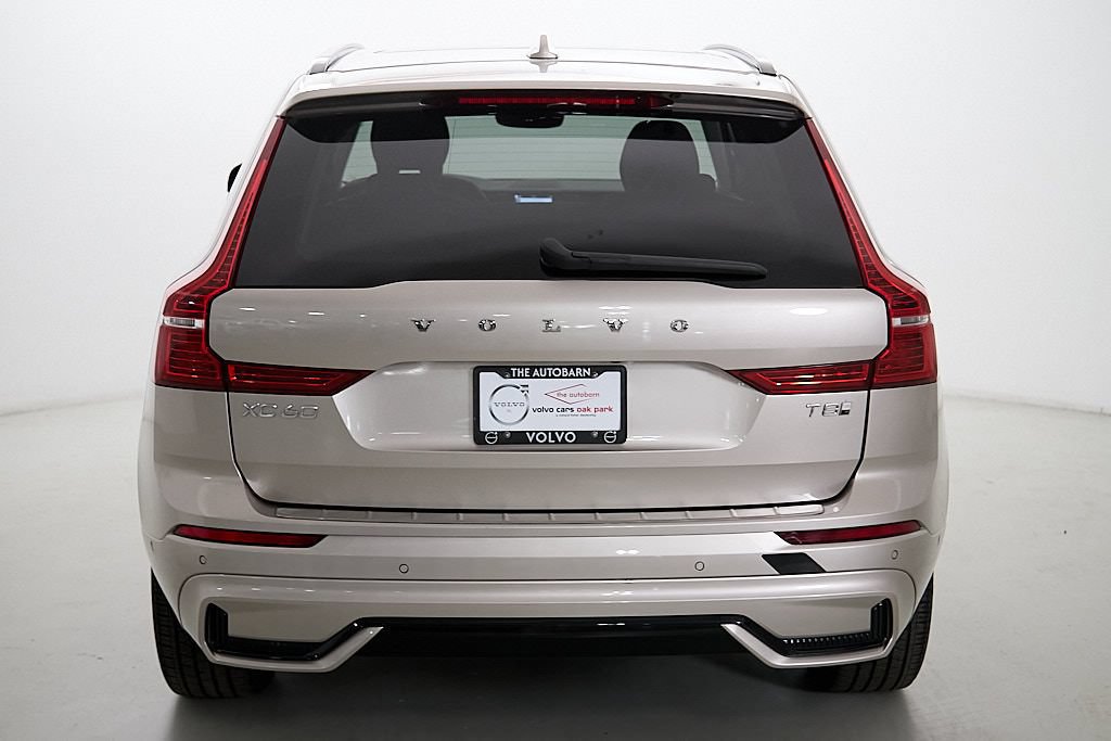 Certified 2025 Volvo XC60 T8 Plus w/ Protection Package Premier AWD/4WD image 8