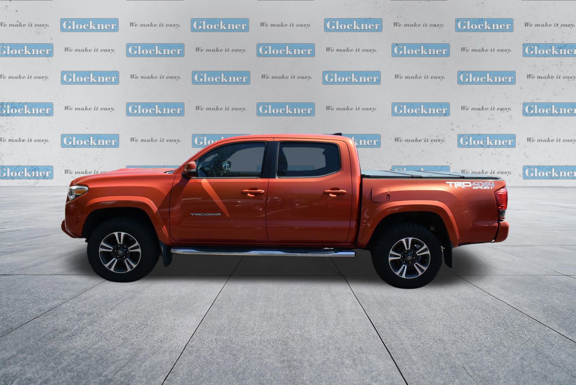 Used 2017 Toyota Tacoma TRD Sport w/ Premium & Technology Package image 8