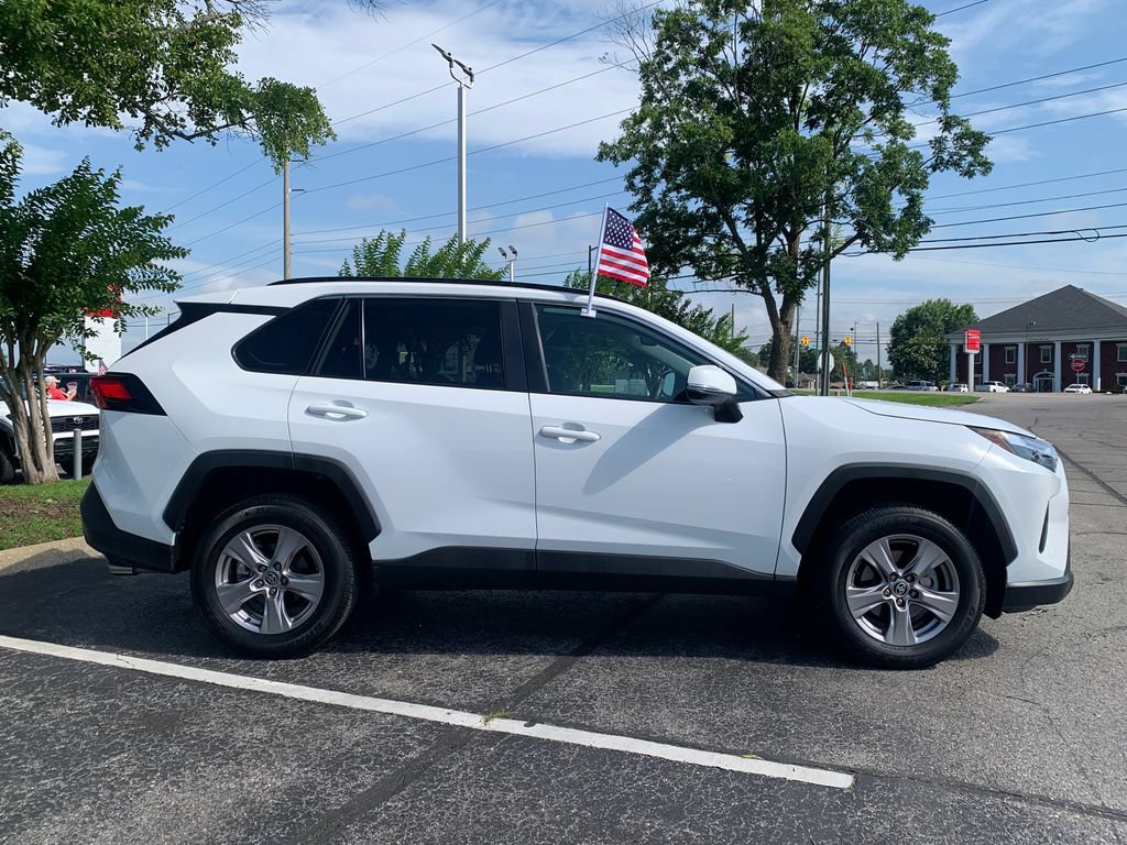 Used 2025 Toyota RAV4 XLE w/ Convenience Package FWD image 2