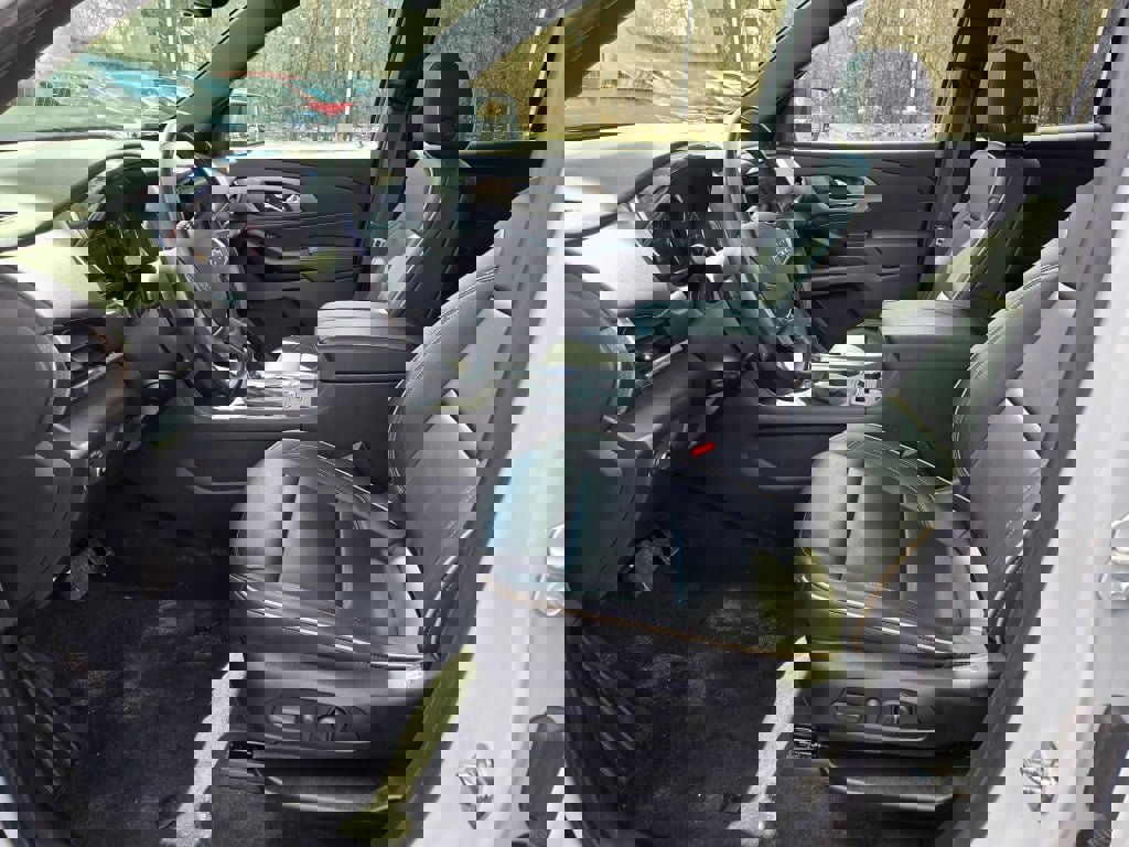 Used 2023 Chevrolet Traverse Premier w/ Redline Edition image 25