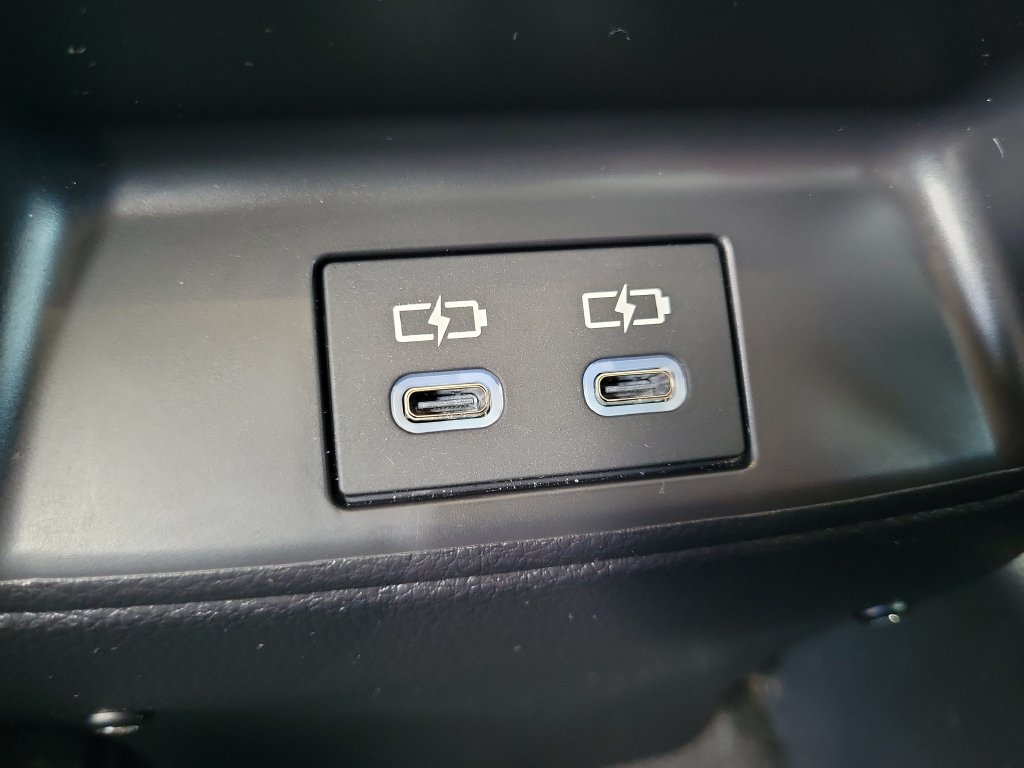 Used 2025 Toyota Corolla LE FWD image 9