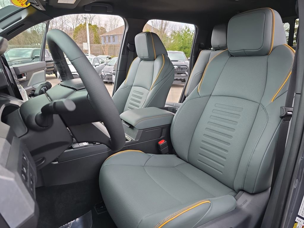 Used 2025 Toyota Tacoma Trailhunter image 17