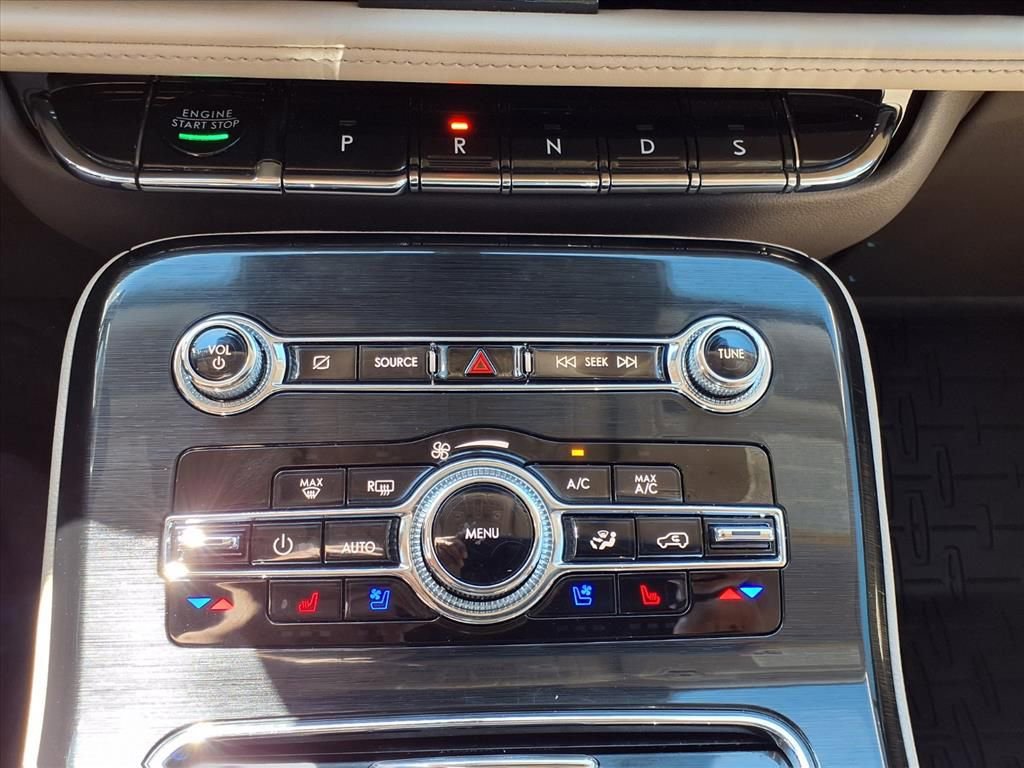 Used 2023 Lincoln Nautilus Reserve w/ Luxury Package image 12