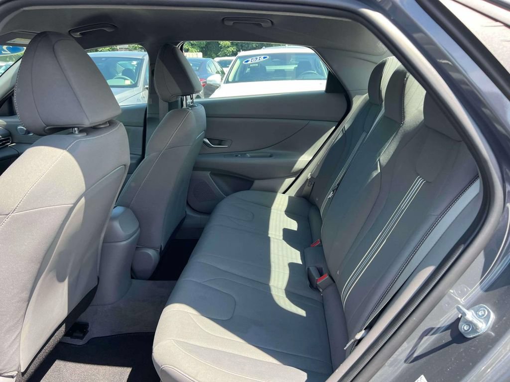 Certified 2023 Hyundai Elantra SEL FWD image 12