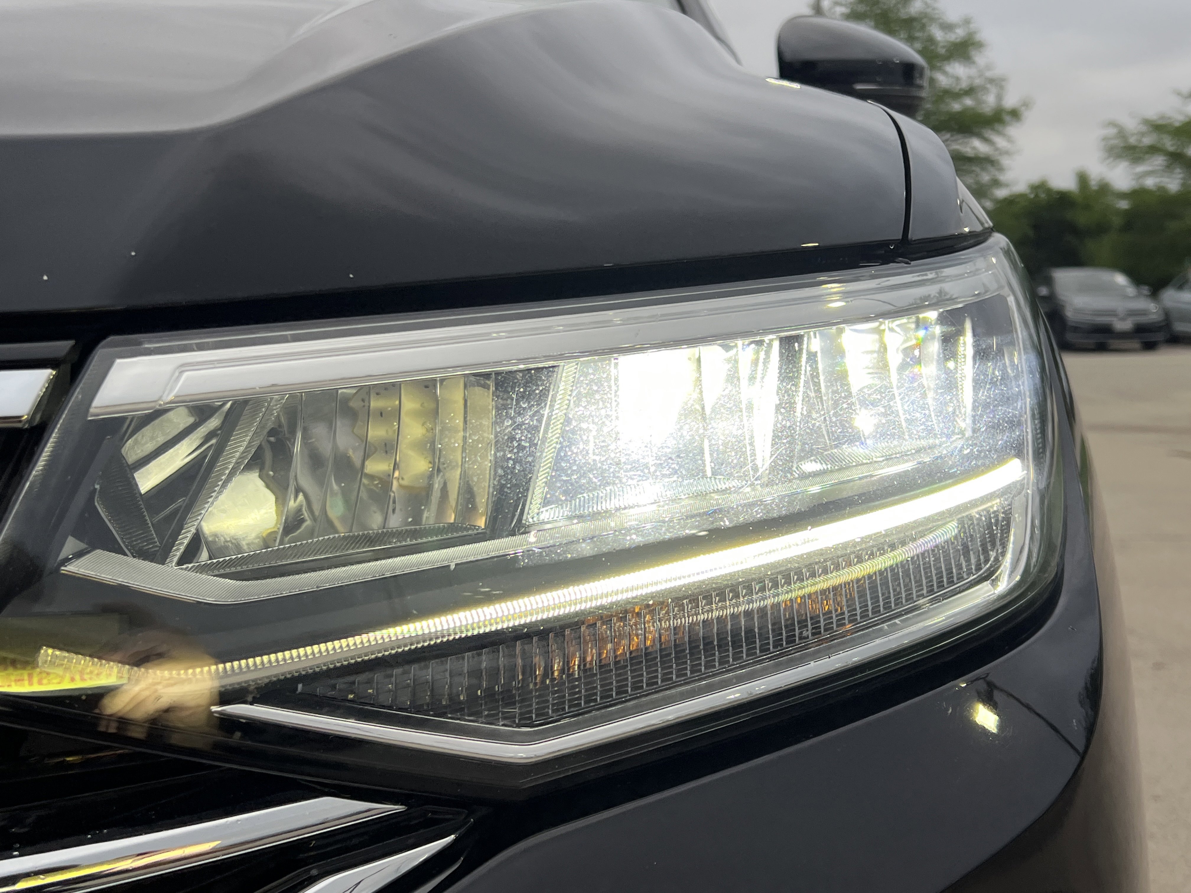 Certified 2023 Volkswagen Tiguan SE w/ Panoramic Sunroof Package FWD image 6