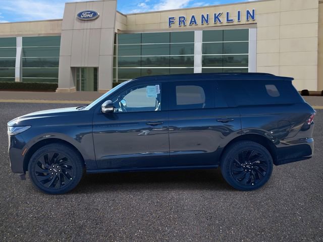 New 2025 Lincoln Navigator Reserve w/ Jet Appearance Package AWD/4WD image 4
