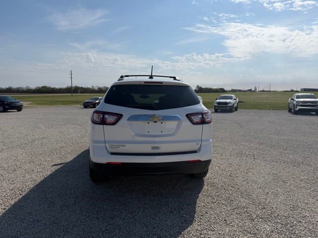 Used 2017 Chevrolet Traverse LT w/ Style and Technology Package FWD image 4