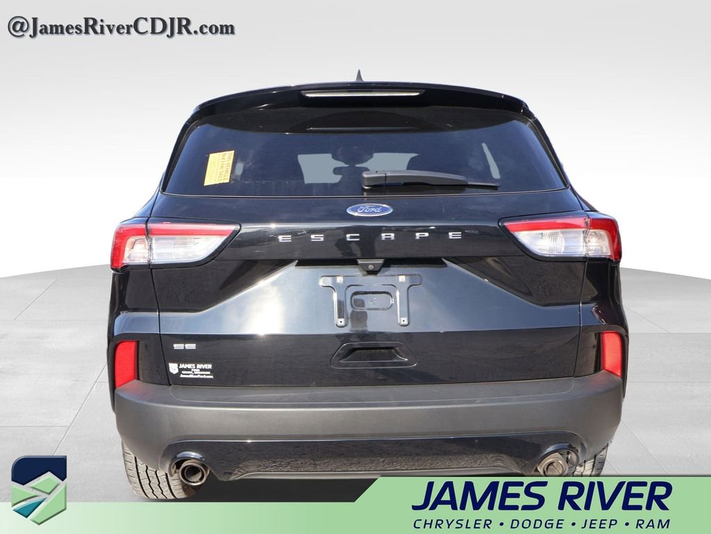 Used 2022 Ford Escape SE w/ SE Sport Appearance Package image 12