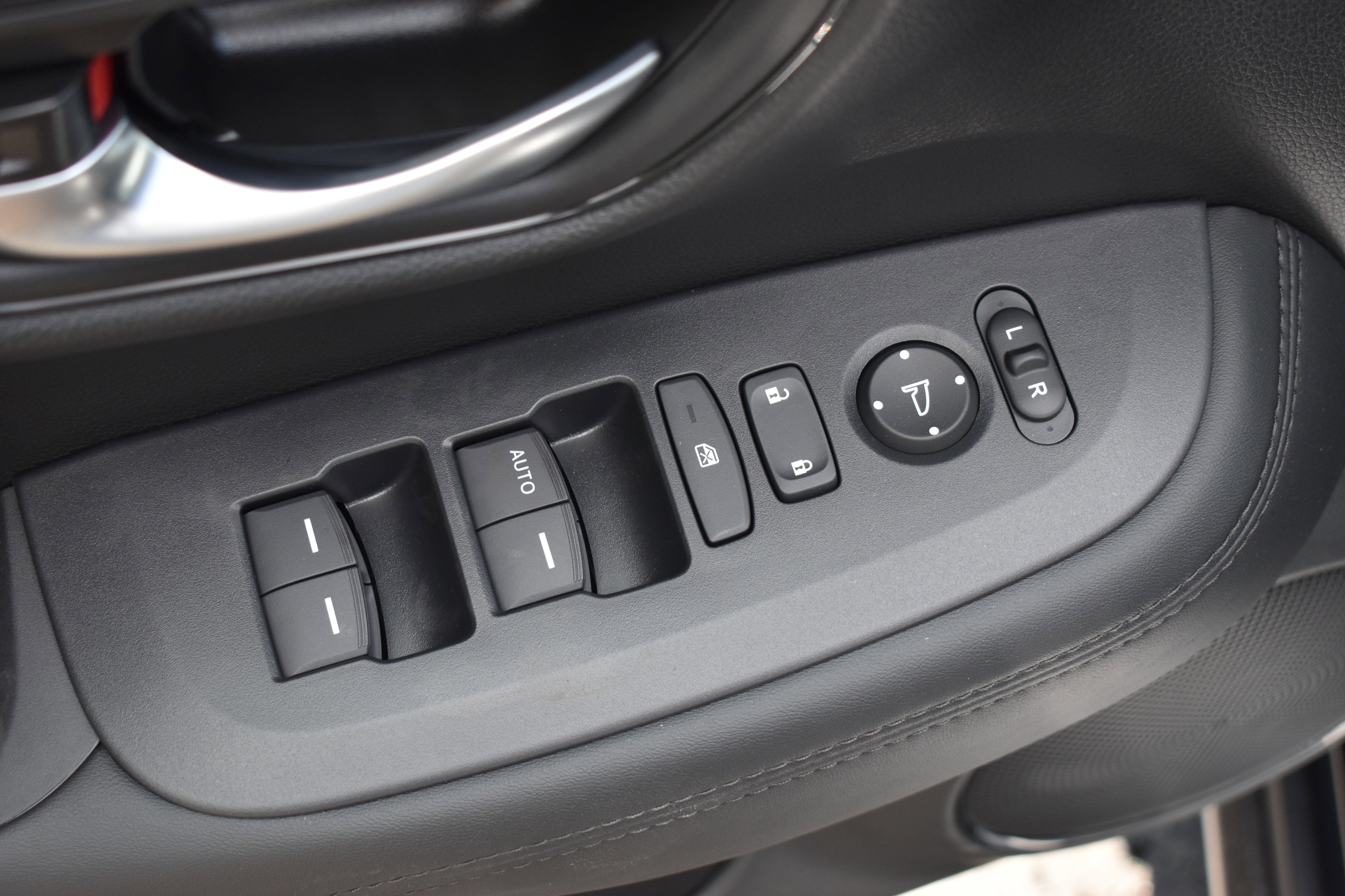 New 2026 Honda HR-V LX image 12