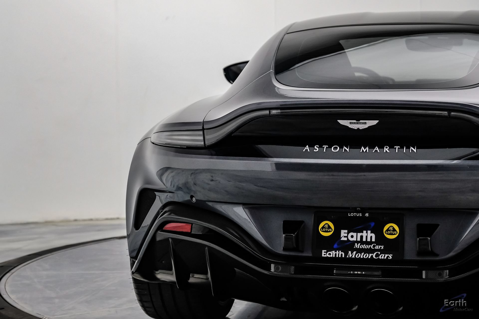 Used 2023 Aston Martin V12 Vantage RWD image 17