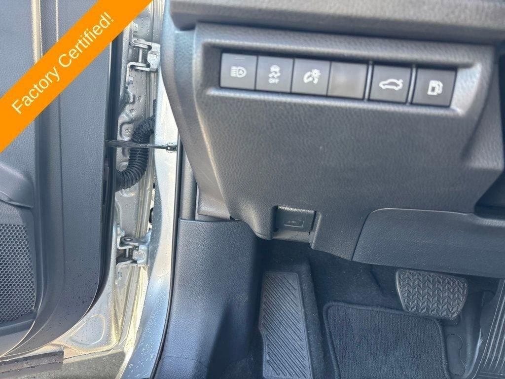 Used 2025 Toyota Camry LE image 17