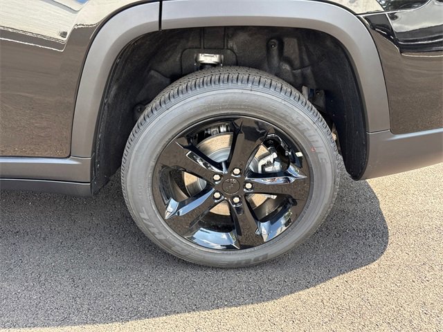 New 2025 Jeep Grand Cherokee L Altitude image 6