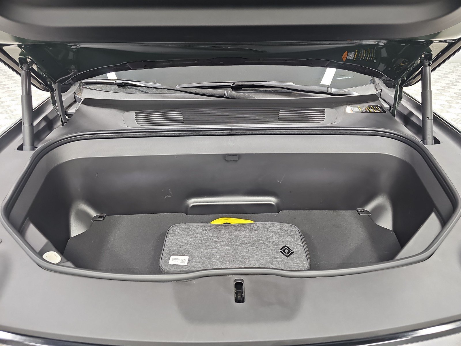 Used 2024 Rivian R1T Adventure AWD/4WD image 14