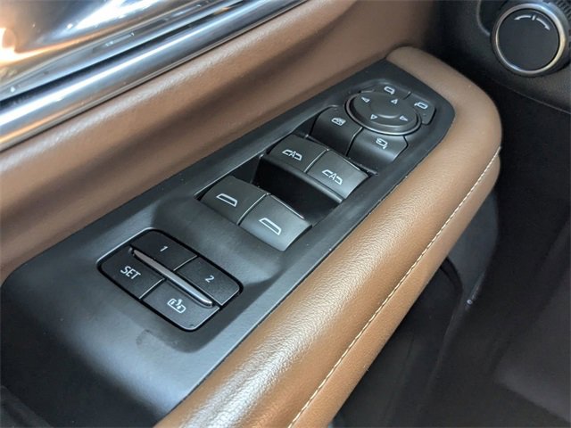 Used 2021 Chevrolet Suburban High Country w/ Premium Package image 24