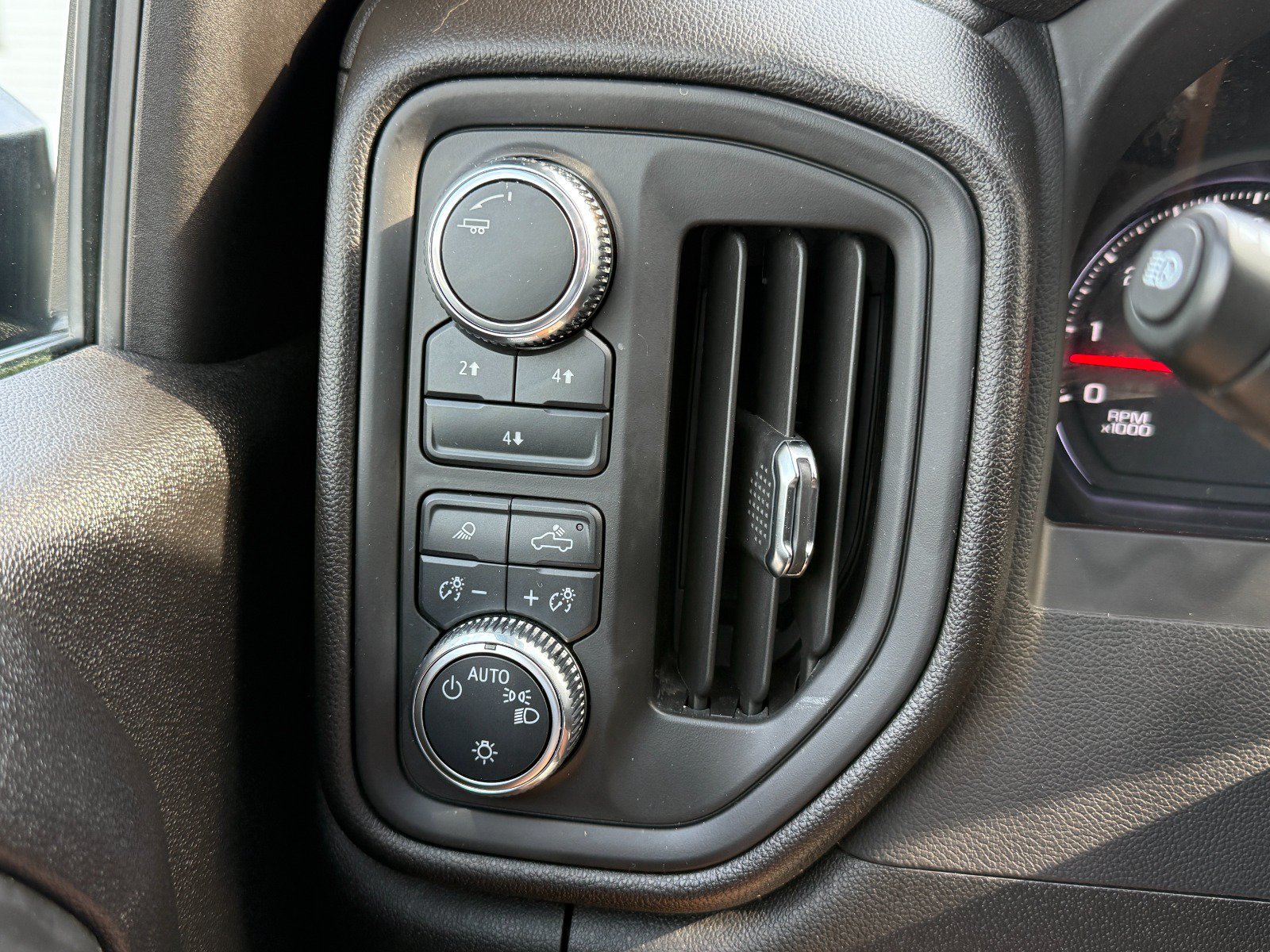 Used 2025 GMC Sierra 2500 Pro w/ Convenience Package AWD/4WD image 27
