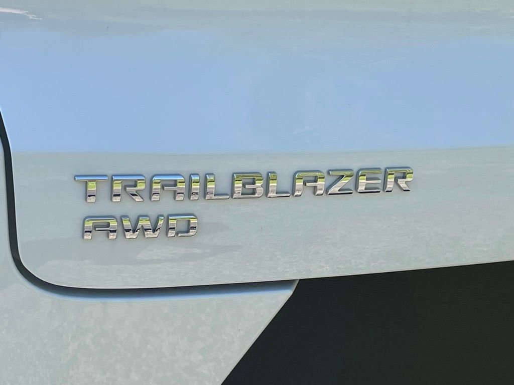 Certified 2023 Chevrolet TrailBlazer LT w/ Convenience Package AWD/4WD image 17