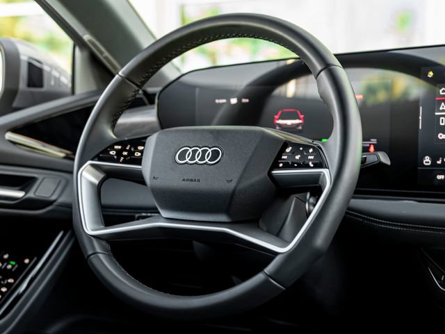 Used 2025 Audi A6 e-tron Premium Plus w/ Premium Plus AWD/4WD image 21