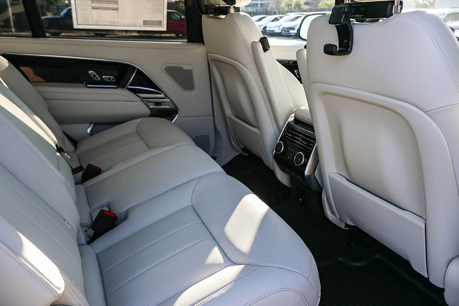 New 2026 Land Rover Range Rover Long Wheelbase SE image 20