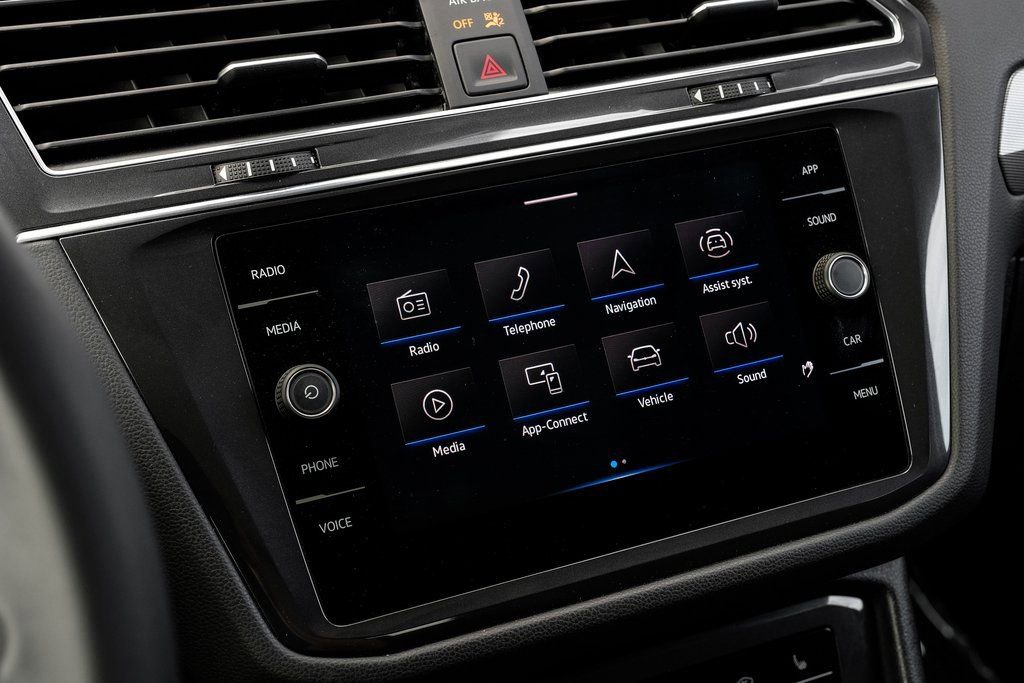 Used 2022 Volkswagen Tiguan SE image 44