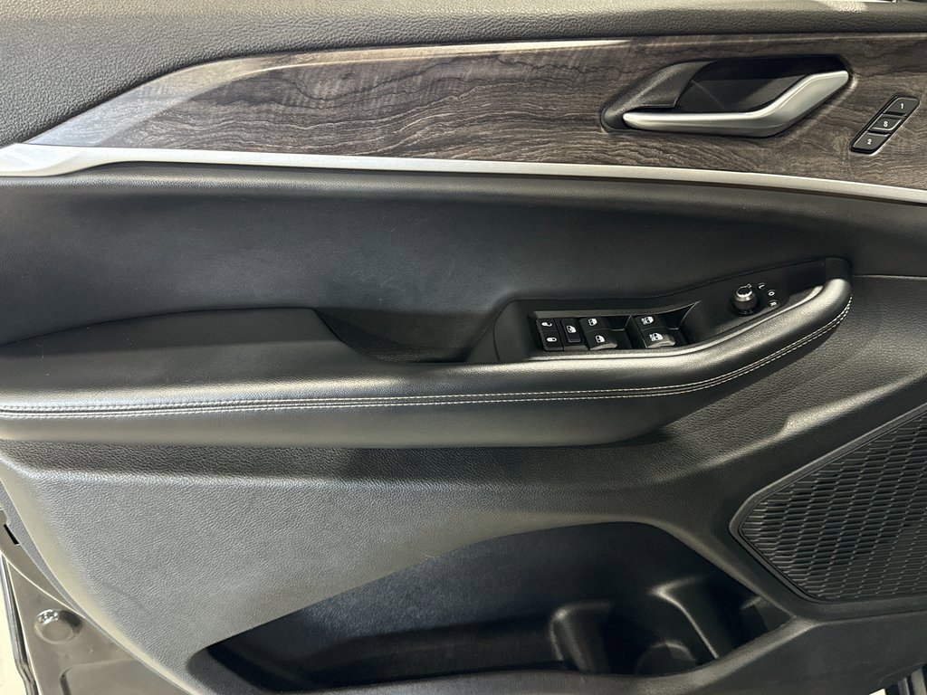 Used 2023 Jeep Grand Cherokee L Limited image 16