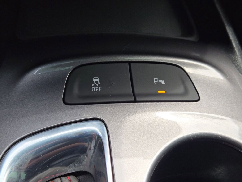Used 2025 Chevrolet Malibu RS FWD image 22