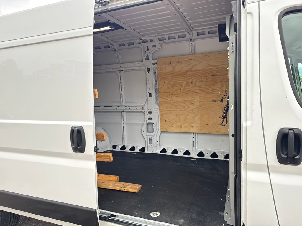 Used 2019 RAM ProMaster 2500 w/ Premium Appearance Group FWD image 23