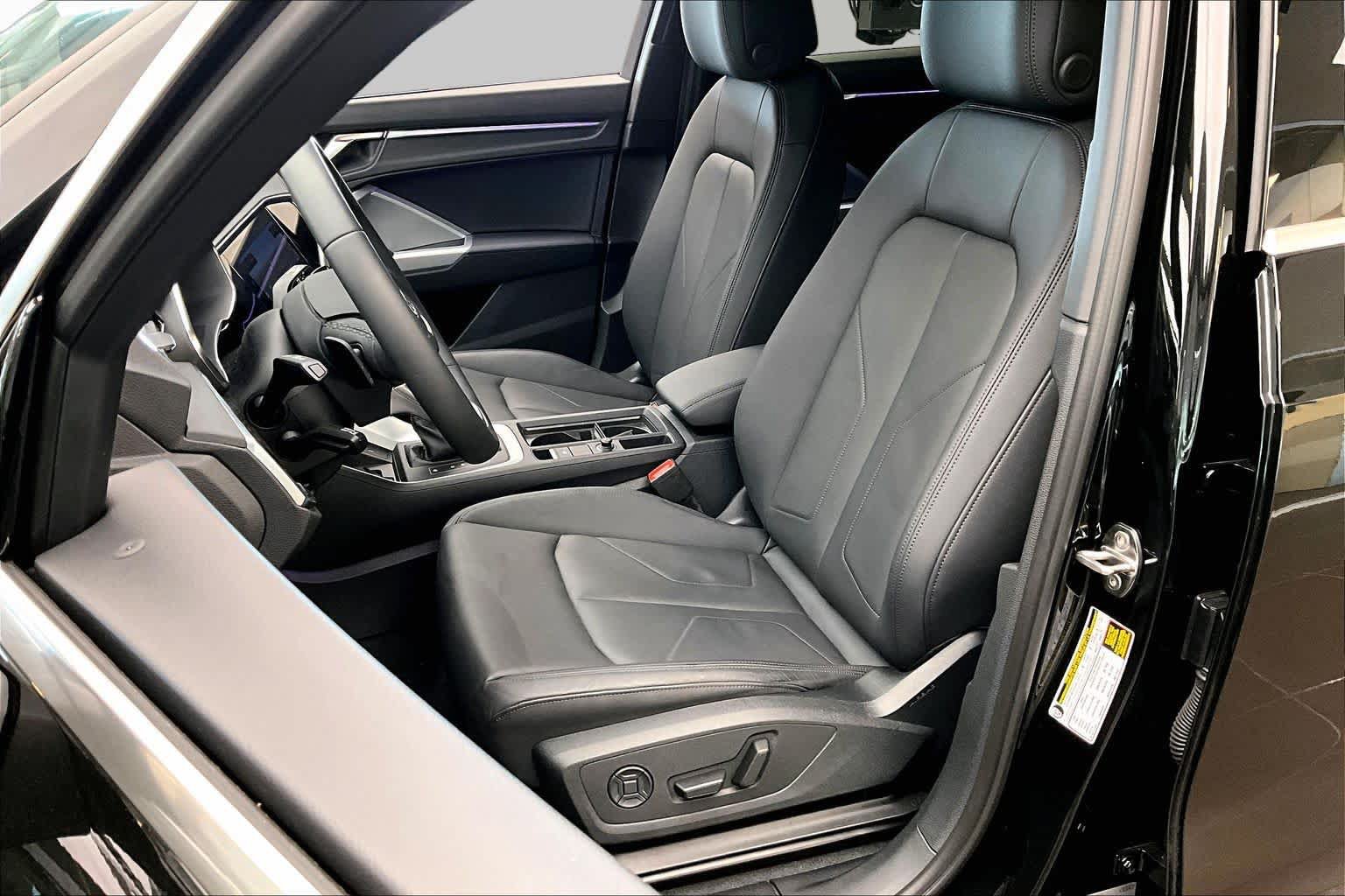 Certified 2025 Audi Q3 2.0T Premium Plus w/ Premium Plus Package AWD/4WD image 8